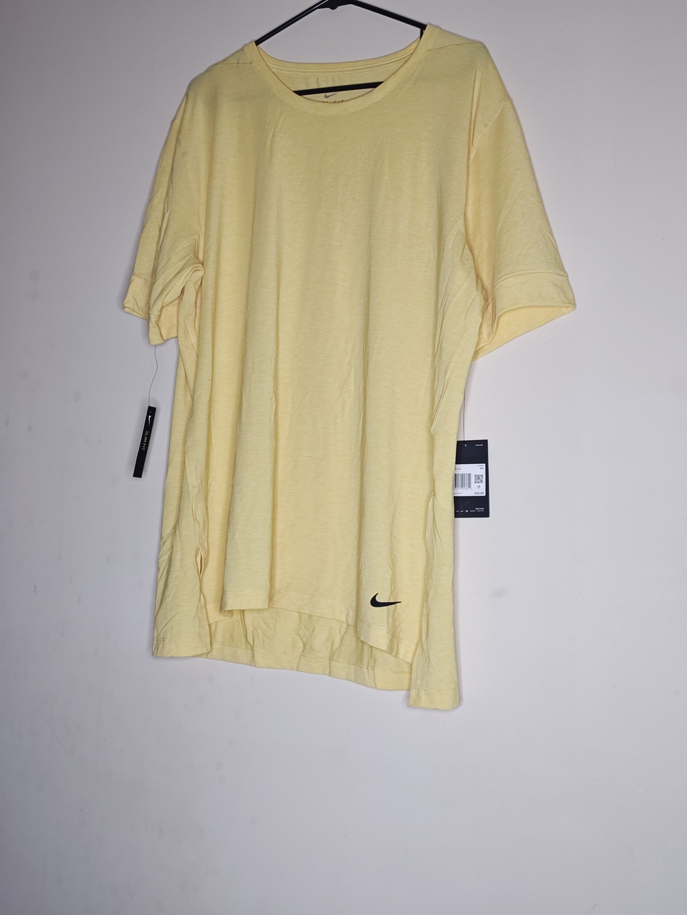 Nike Men’s Yellow Crew Neck T-Shirt